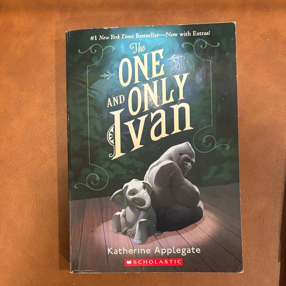 Scholastic The One and Only Ivan - Green and Black Cover